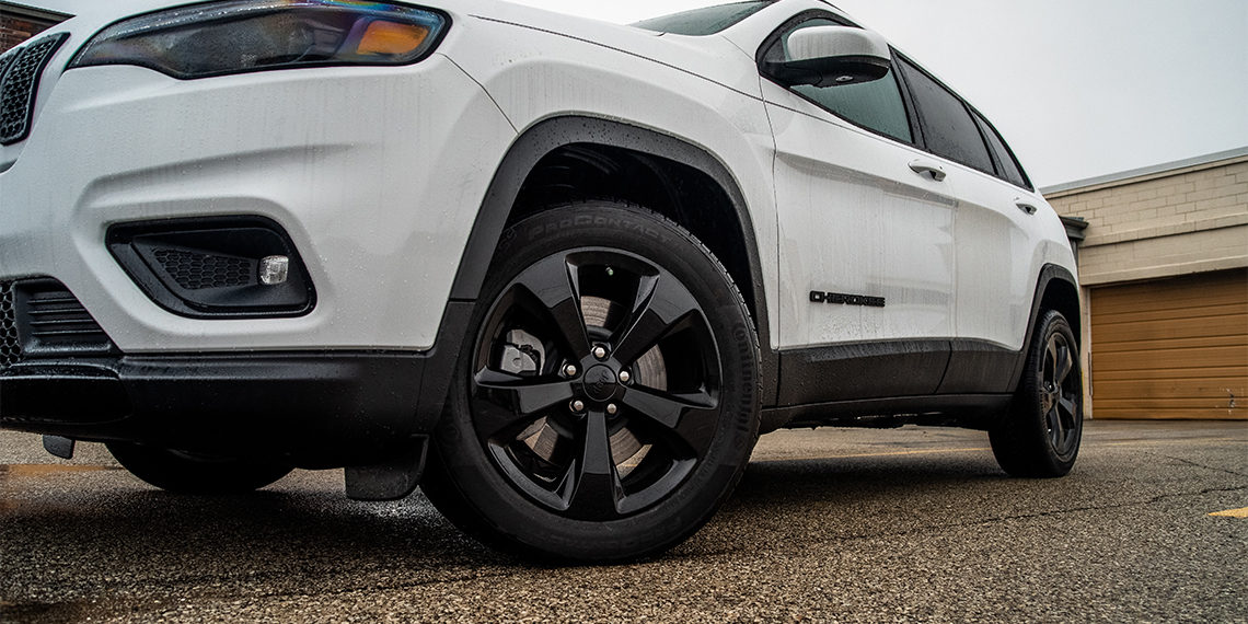 2020 Jeep Cherokee Roof Wrap Angled