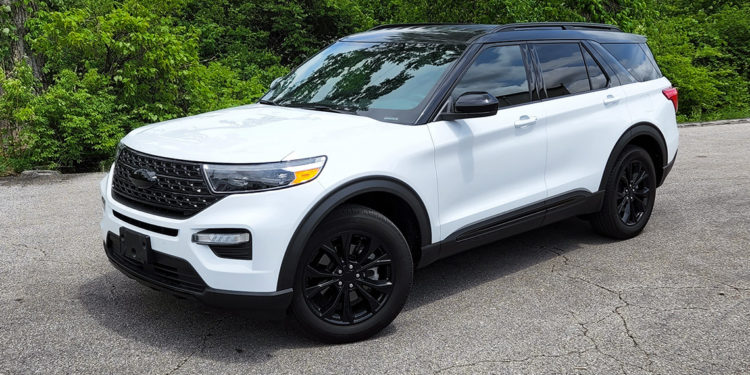2022 Ford Explorer – Custom Two-Tone Blackout Wrap