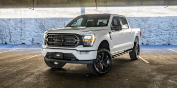 2022 Ford F-150 – Customizing an Awesome Satin White Lifted Build