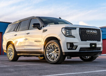 2023 GMC Yukon Denali – Making A Two-Toned Chrome Delete
