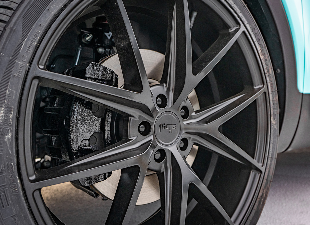 Kia Telluride with black painted calipers