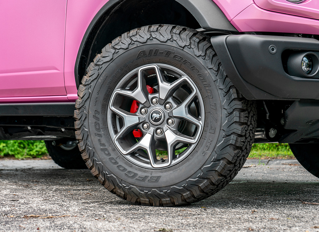 Red painted calipers with Bronco stock wheels.