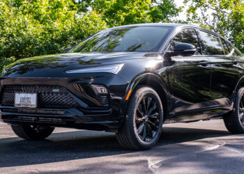Blackout Styling on a 2025 Buick Envista