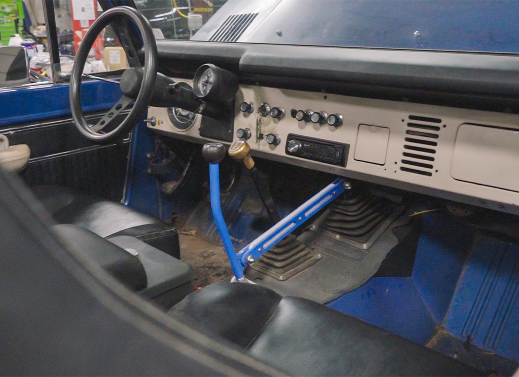 Old 1971 Ford Bronco original dash design from factory
