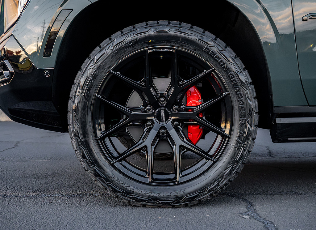 Vossen H6-4 rims and Nitto Ridge grappler tires on a2026 GMC Yukon AT4.