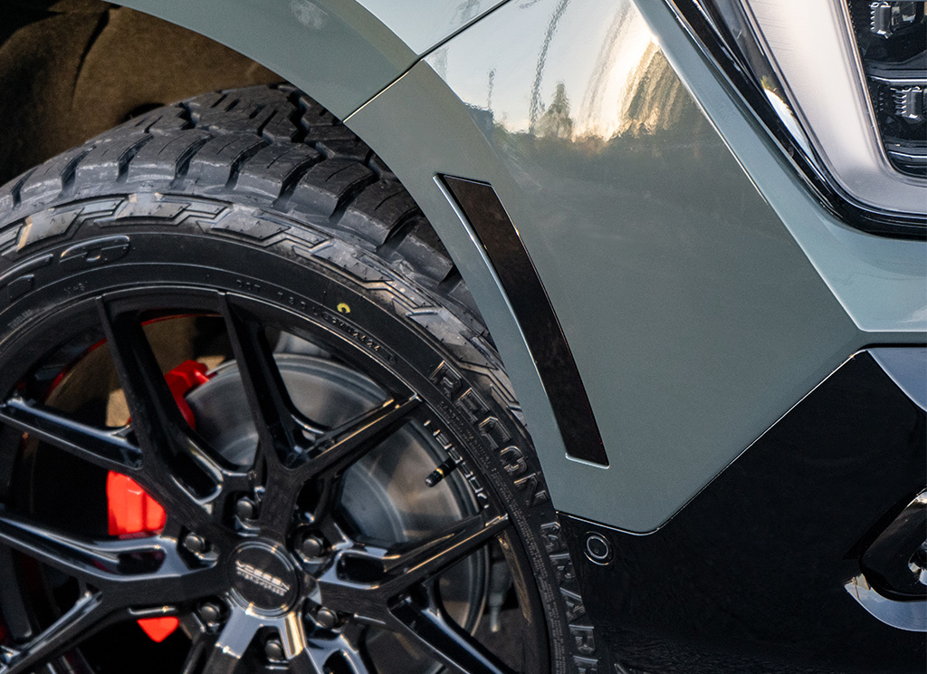Tinted side markers on a 2026 GMC Yukon AT4.